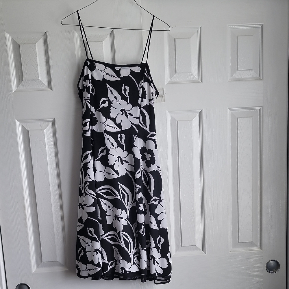 Hypnotik Floral Black and White Dress Size 1X